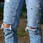 modne jeansy